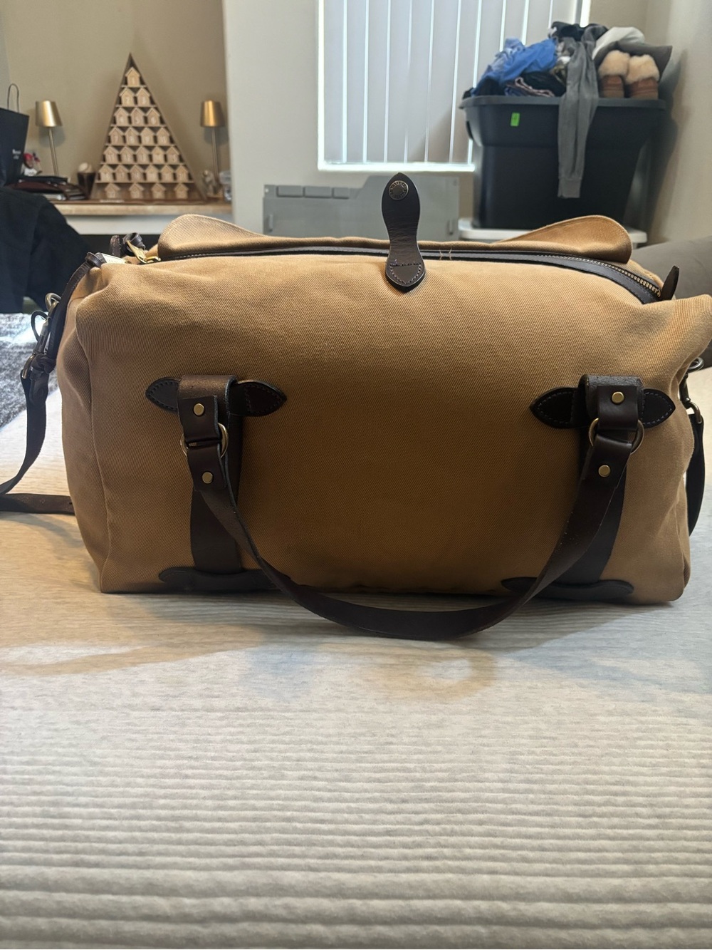 Filson Medium Rugged Twill Duffle Bag - Brown - Picture 4 of 4